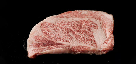Tranche de boeuf de kobé sur fond noir