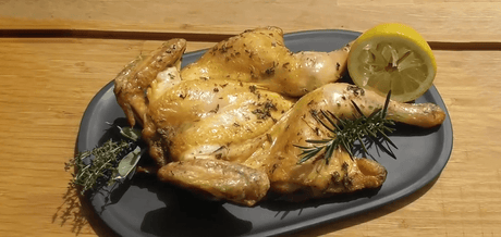 Coquelet en Crapaudine à la Muscade rôti 