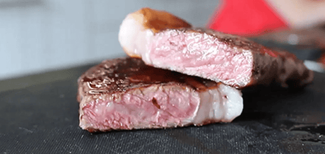 Faux Filet de Boeuf Wagyu tranché en deux