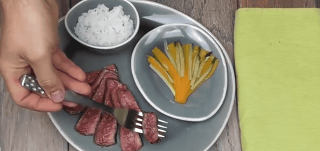 Pavé de boeuf à la citronnelle accompagné de riz et légumes