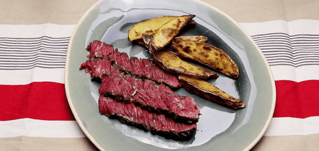 Rôti de Rumsteak en cuisson inversée accompagné de frites maison